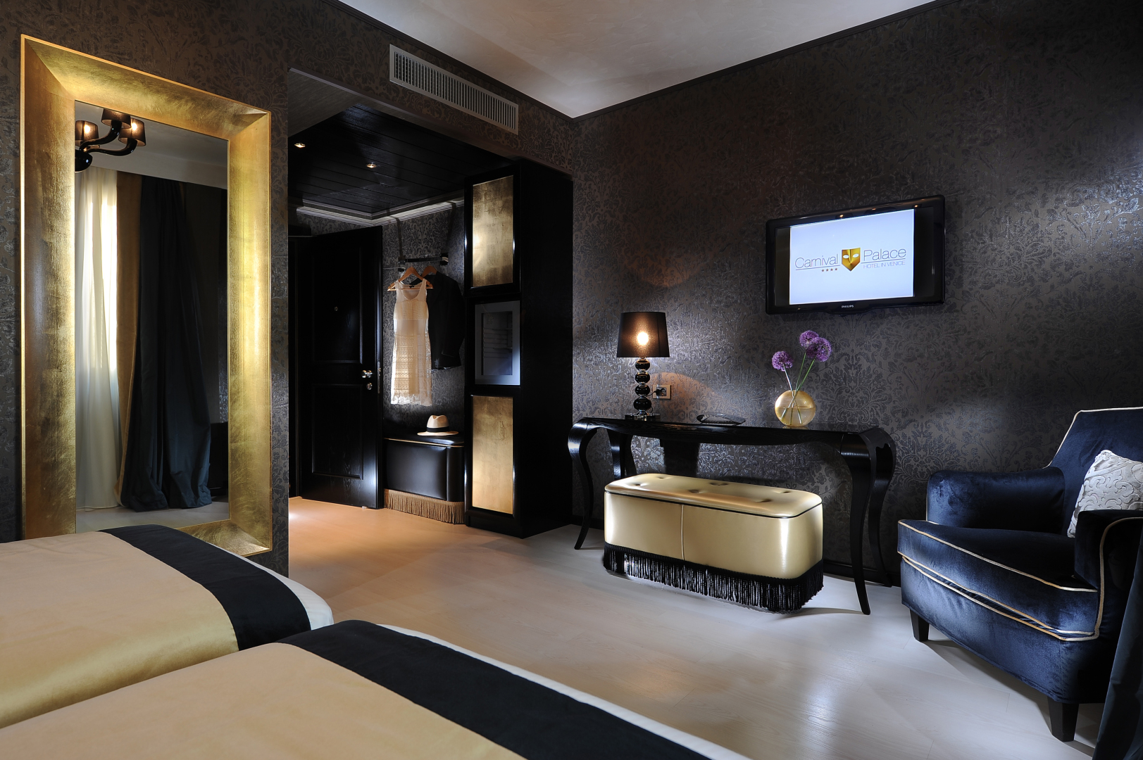 Photo - Carnival Palace - Venice Collection