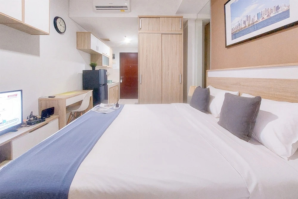 Modern and Comfy Studio Apartment Springwood Residence Tangerang