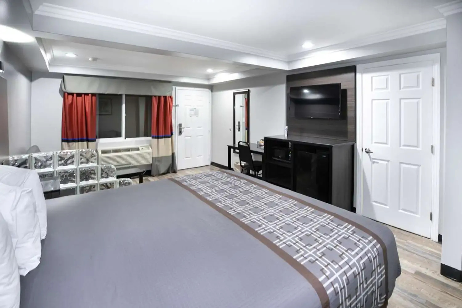 Photo - Rodeway Inn & Suites Bellflower