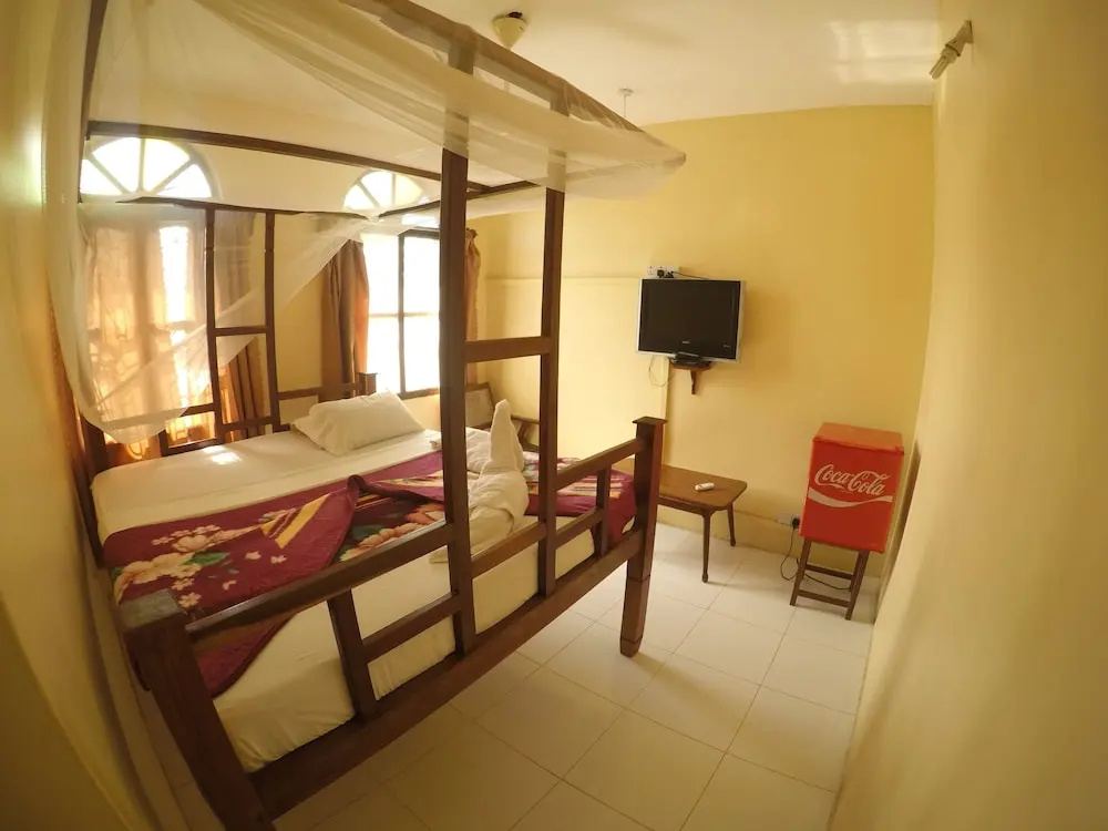 Photo - Garden Lodge