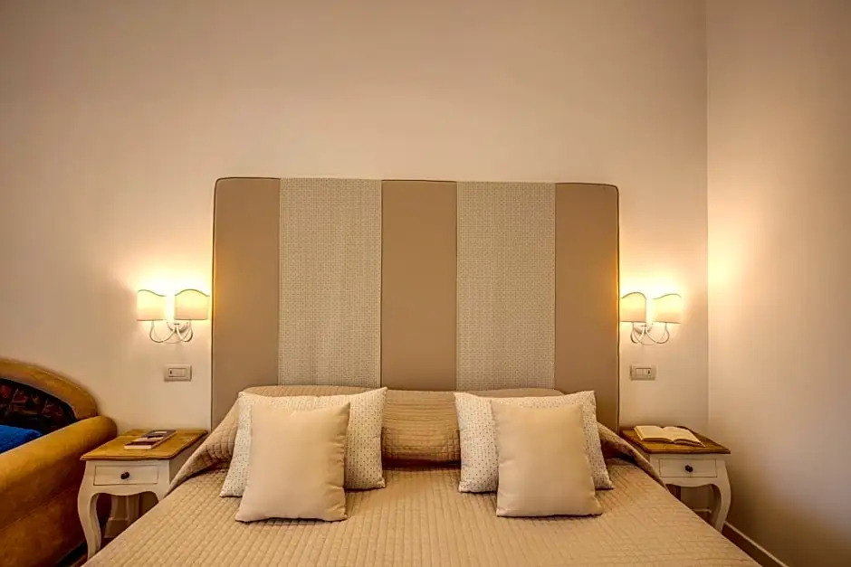 Photo - Sorrento Square Suites