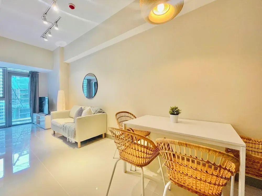 Foto - Uptown Parksuites Tower 2 BGC - Staycations Up Above 9