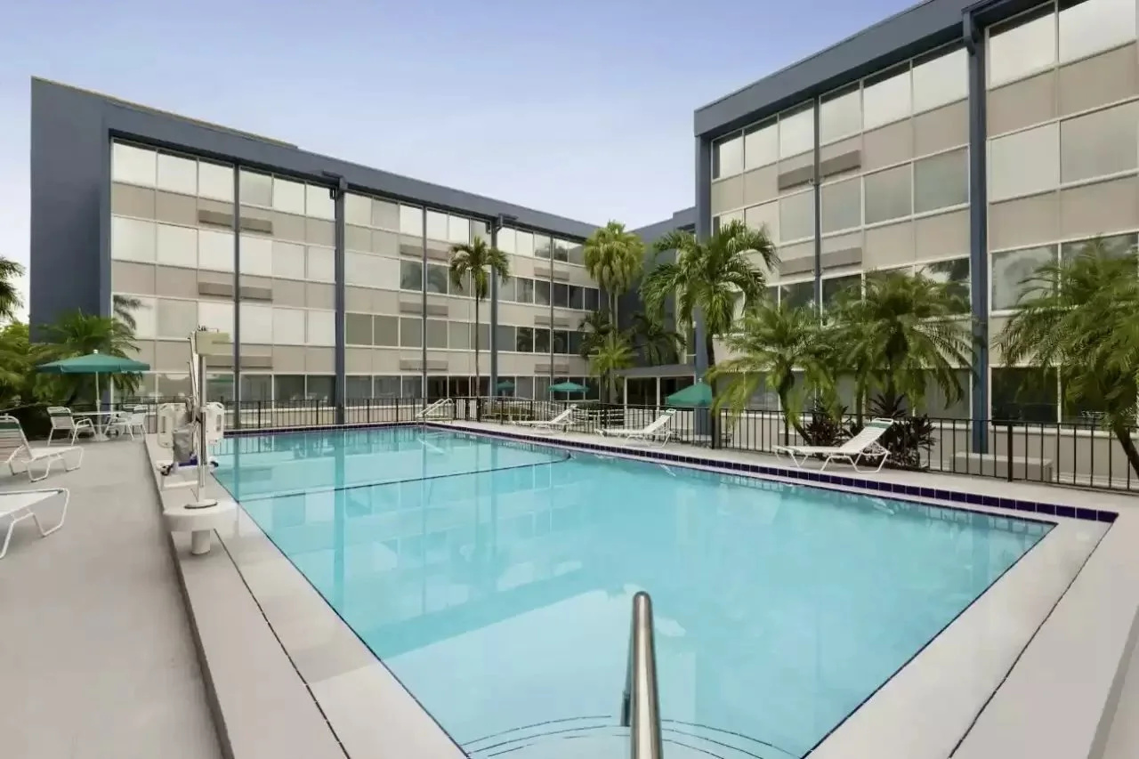 Photo - enVision Hotel Miami International Airport