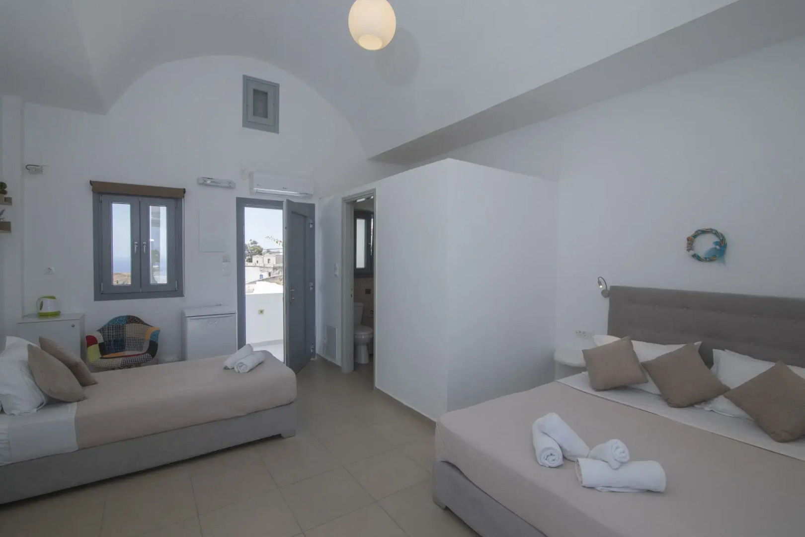 Foto - Thira's Dolphin