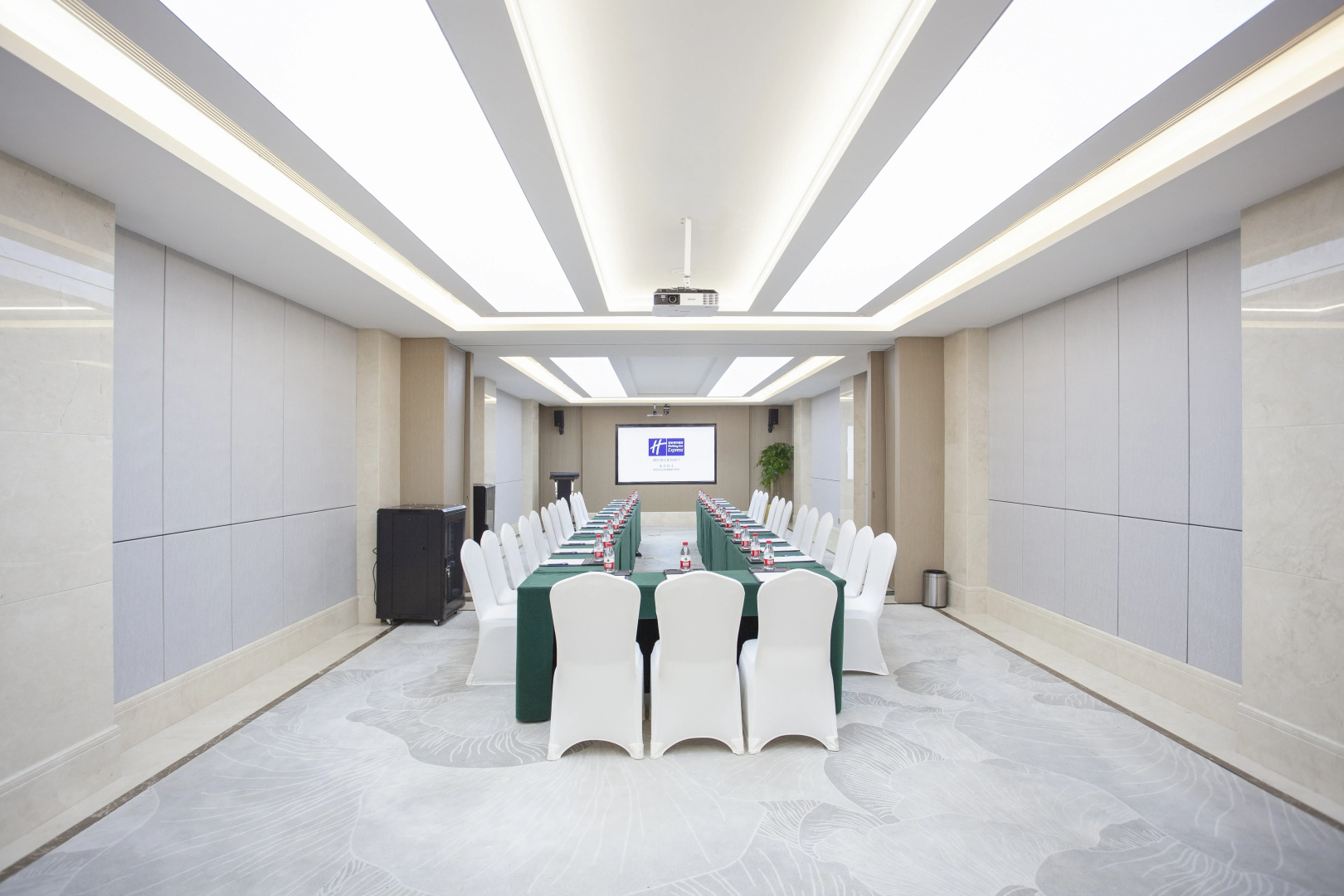 Photo - Holiday Inn Express Beijing Downtown by IHG