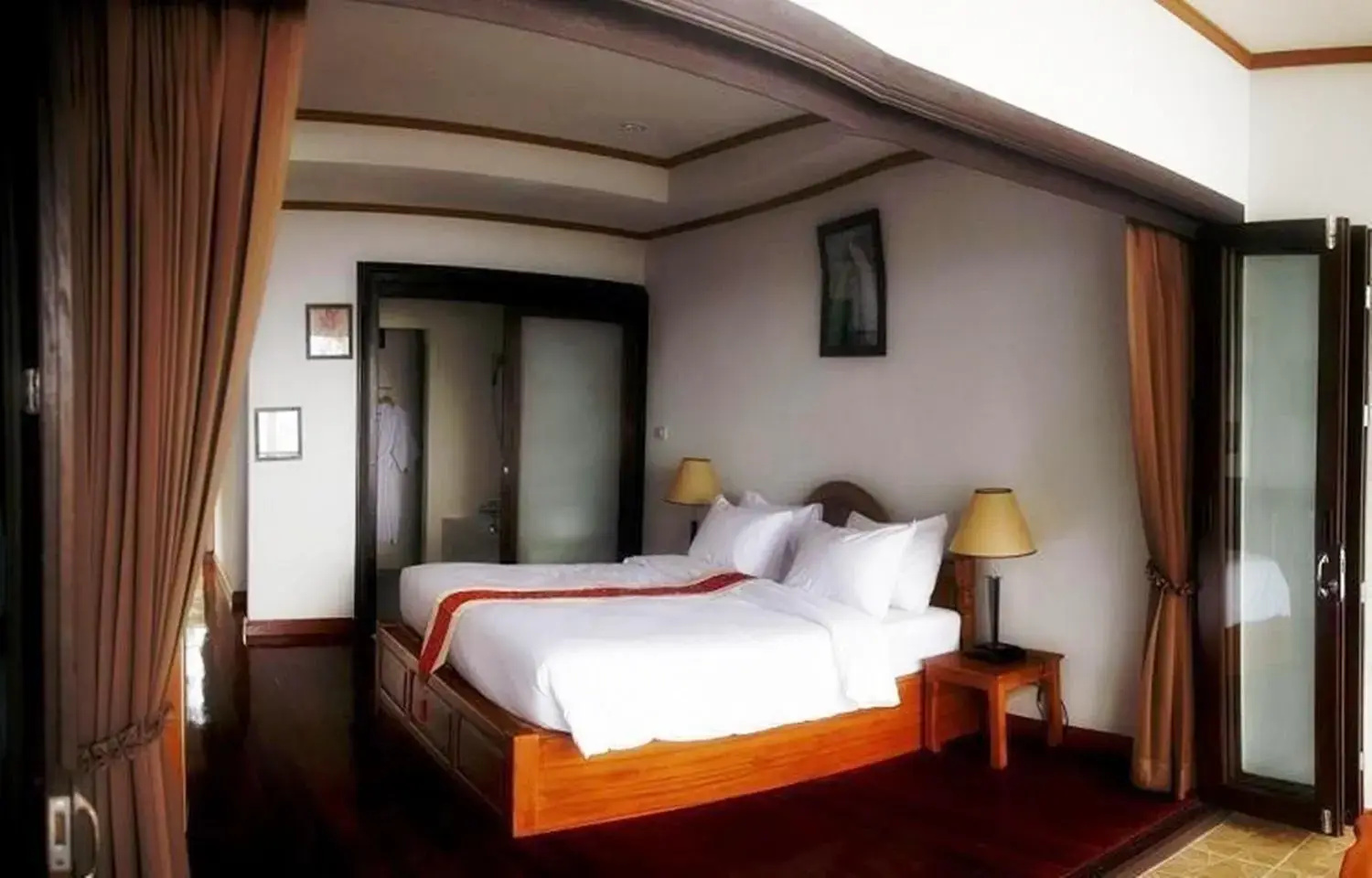 Photo - Lipa Bay Resort