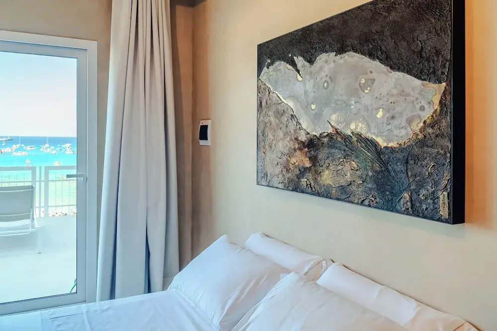 Photo - Hybrid Icon Rooms Gallery