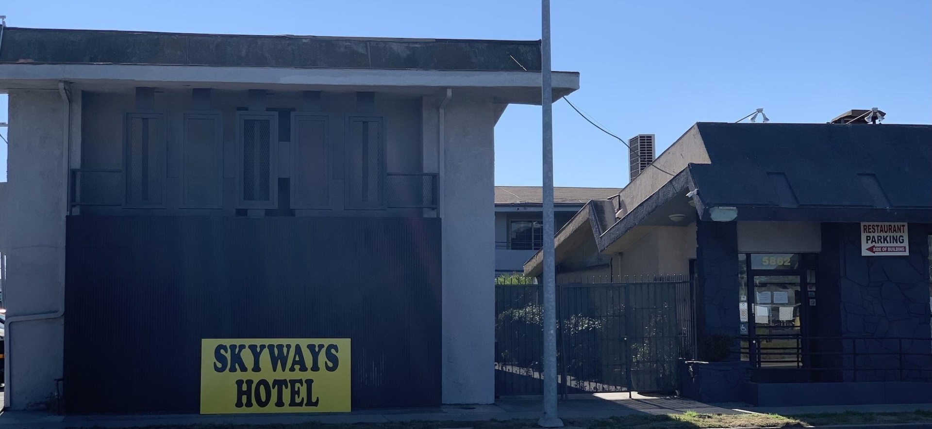 Photo - Skyways Hotel
