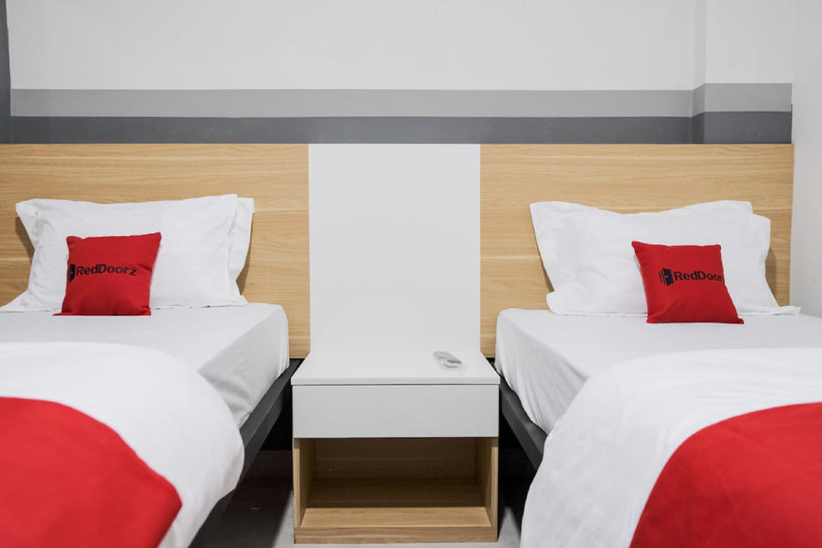Photo - RedDoorz Plus near Taman Anggrek Mall