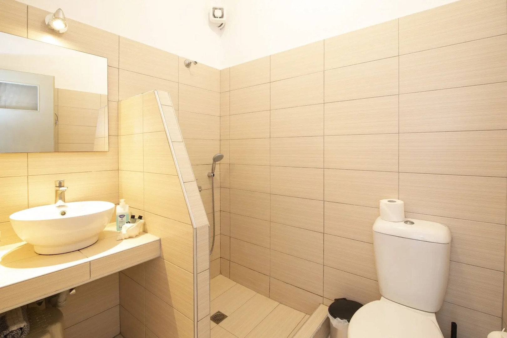 Foto - Thira's Dolphin