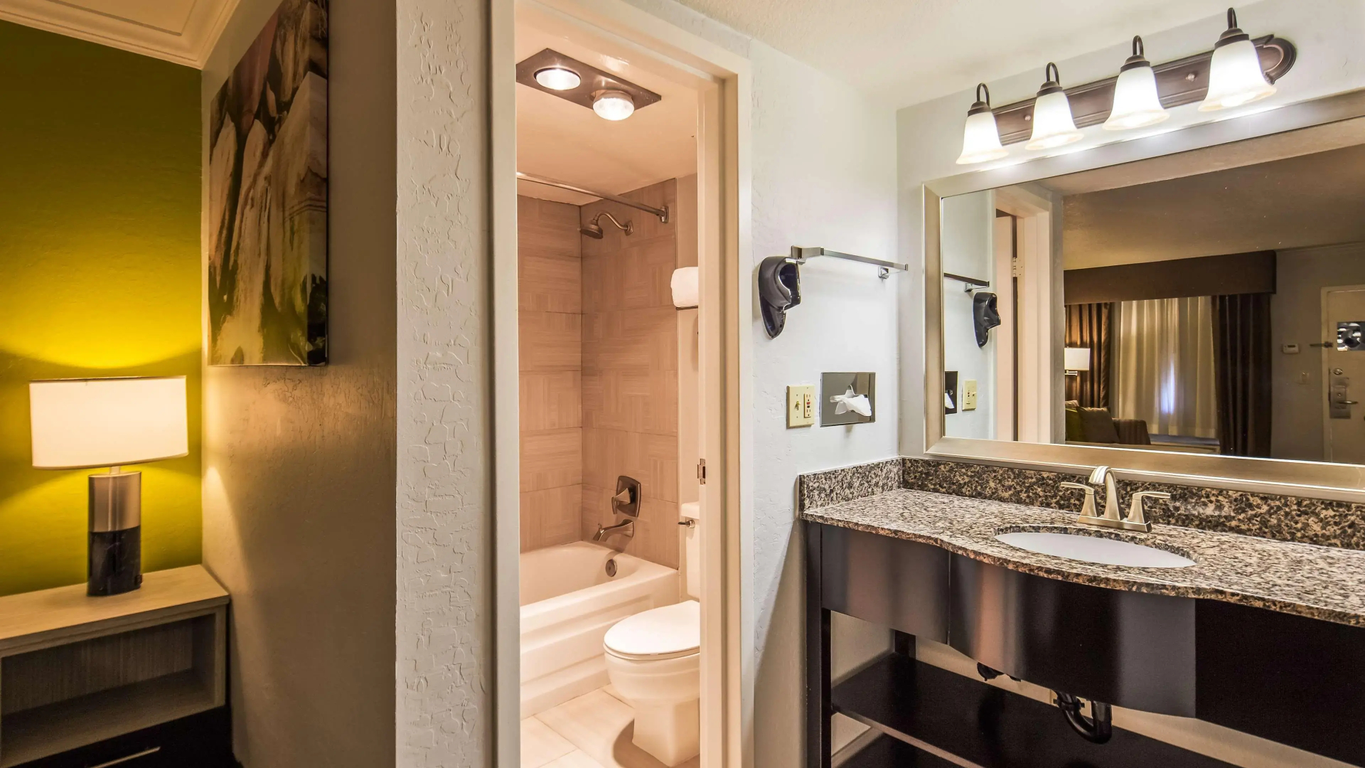 Foto - SureStay InnSuites Phoenix Hotel & Suites by Best Western
