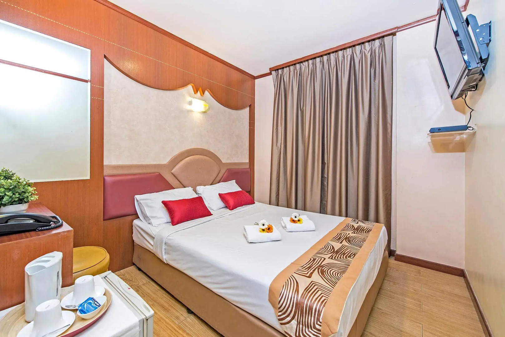 Photo - Hotel 81 Palace - NEWLY RENOVATED