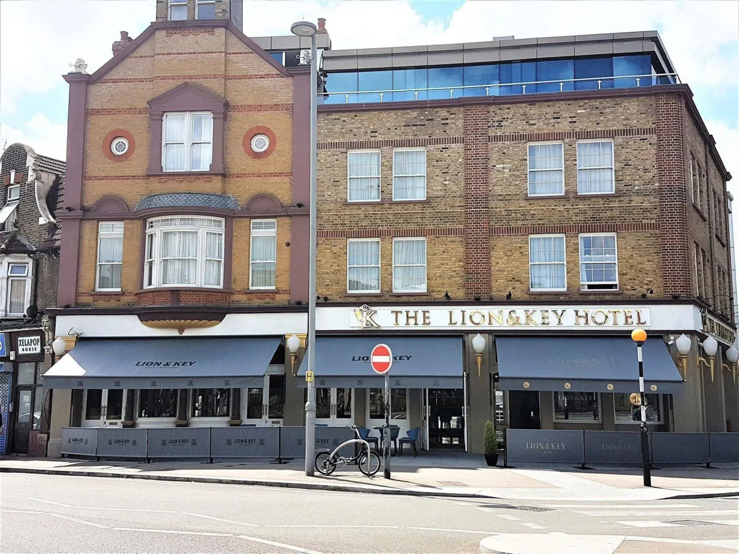 Photo - The Lion & Key Hotel