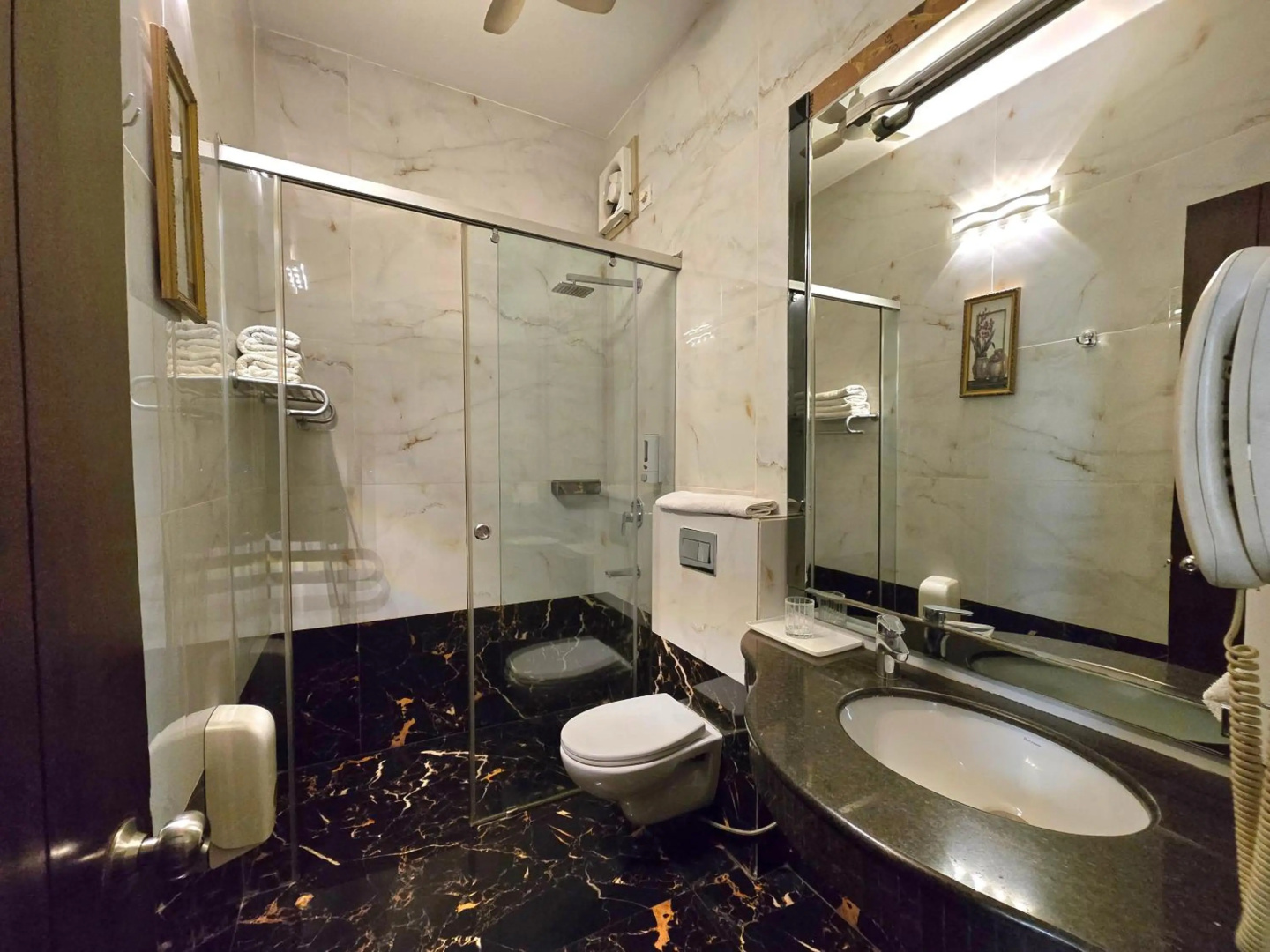 Photo - Royal Castle Grand