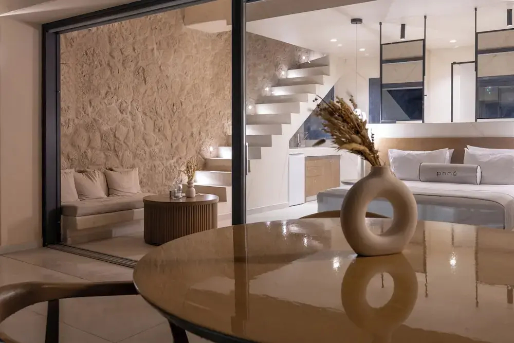 Photo - Pnoe Luxury Suites