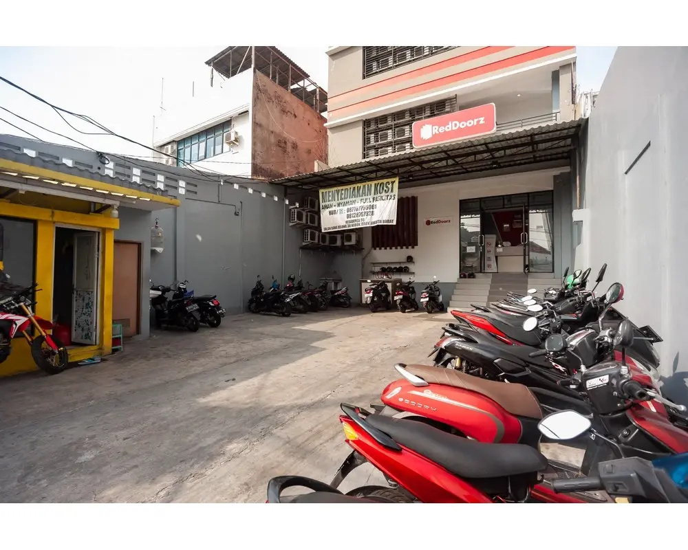Foto - Formerly Reddoorz Near Binus Anggrek 2