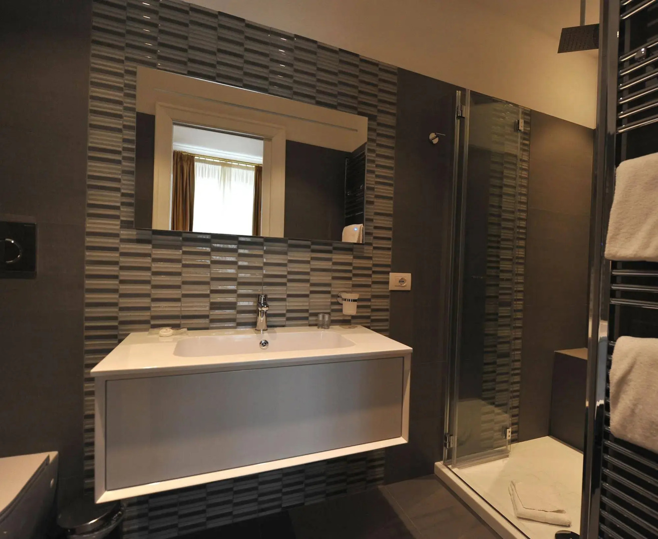 Photo - Angel Spagna Suite