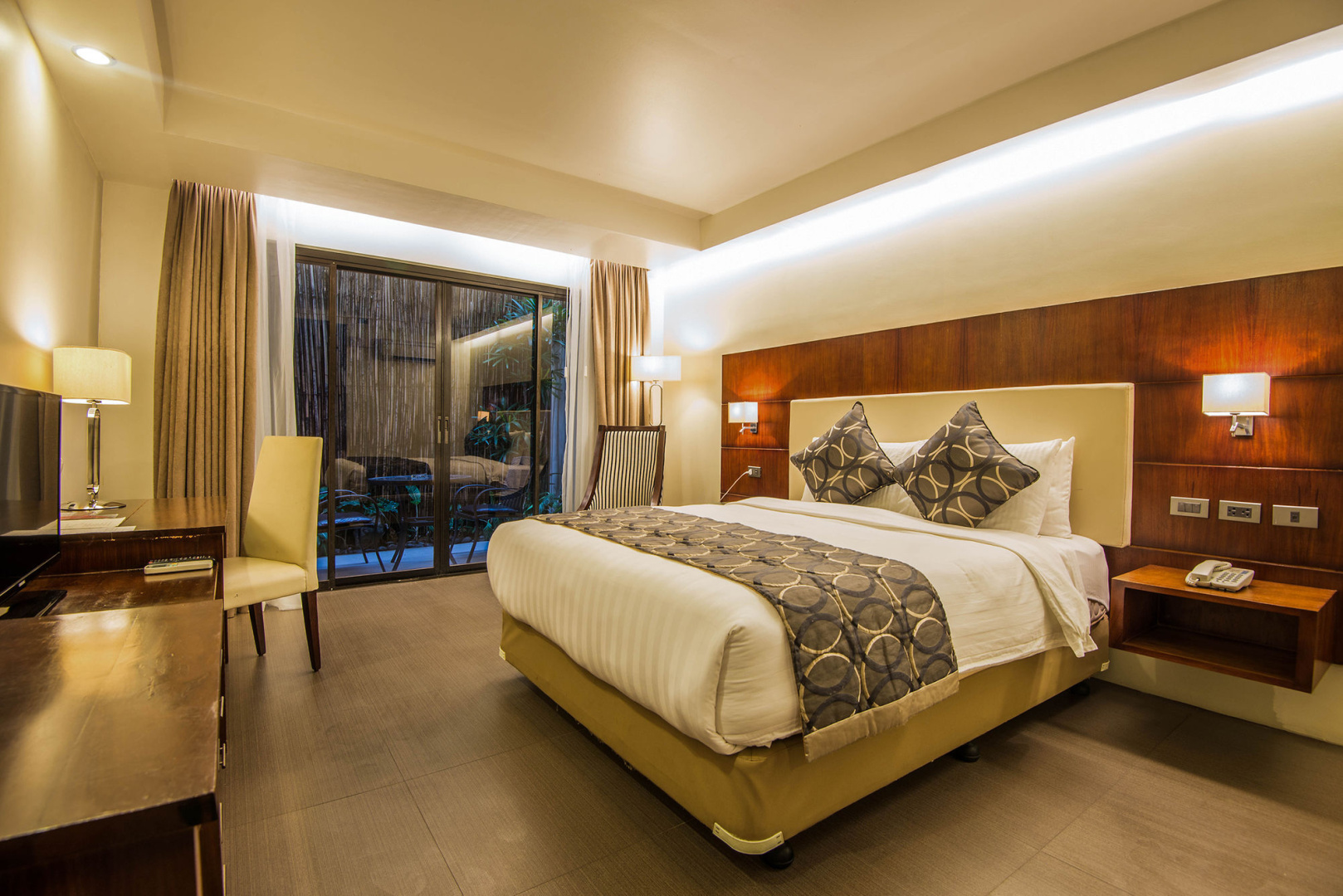 Ariana Hotel