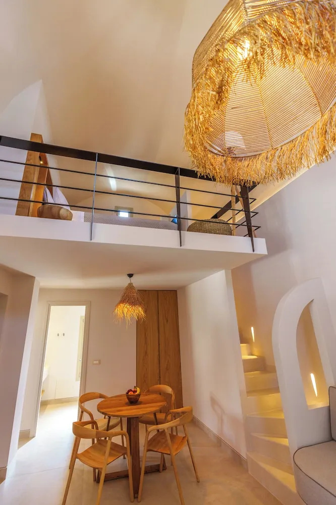 Photo - Halo Santorini - Living Experience