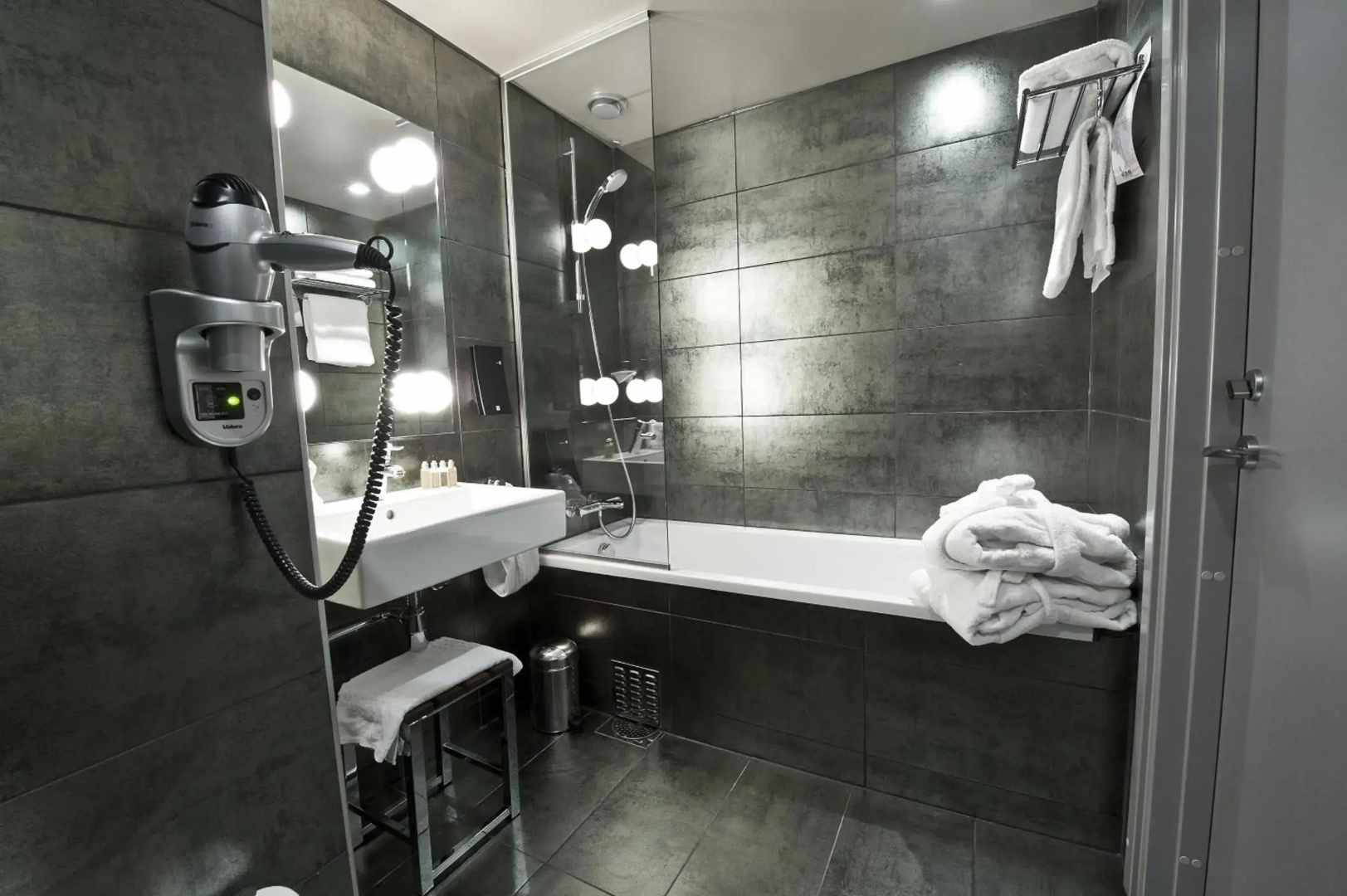 Photo - Home Hotel Folketeateret
