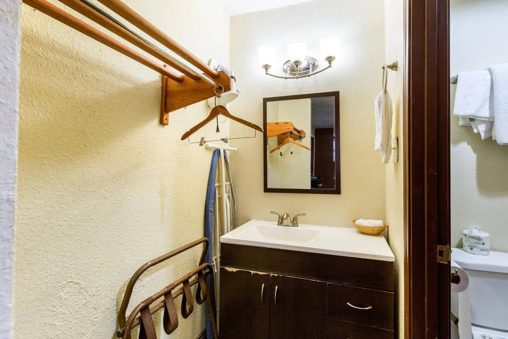 Photo - Rodeway Inn & Suites