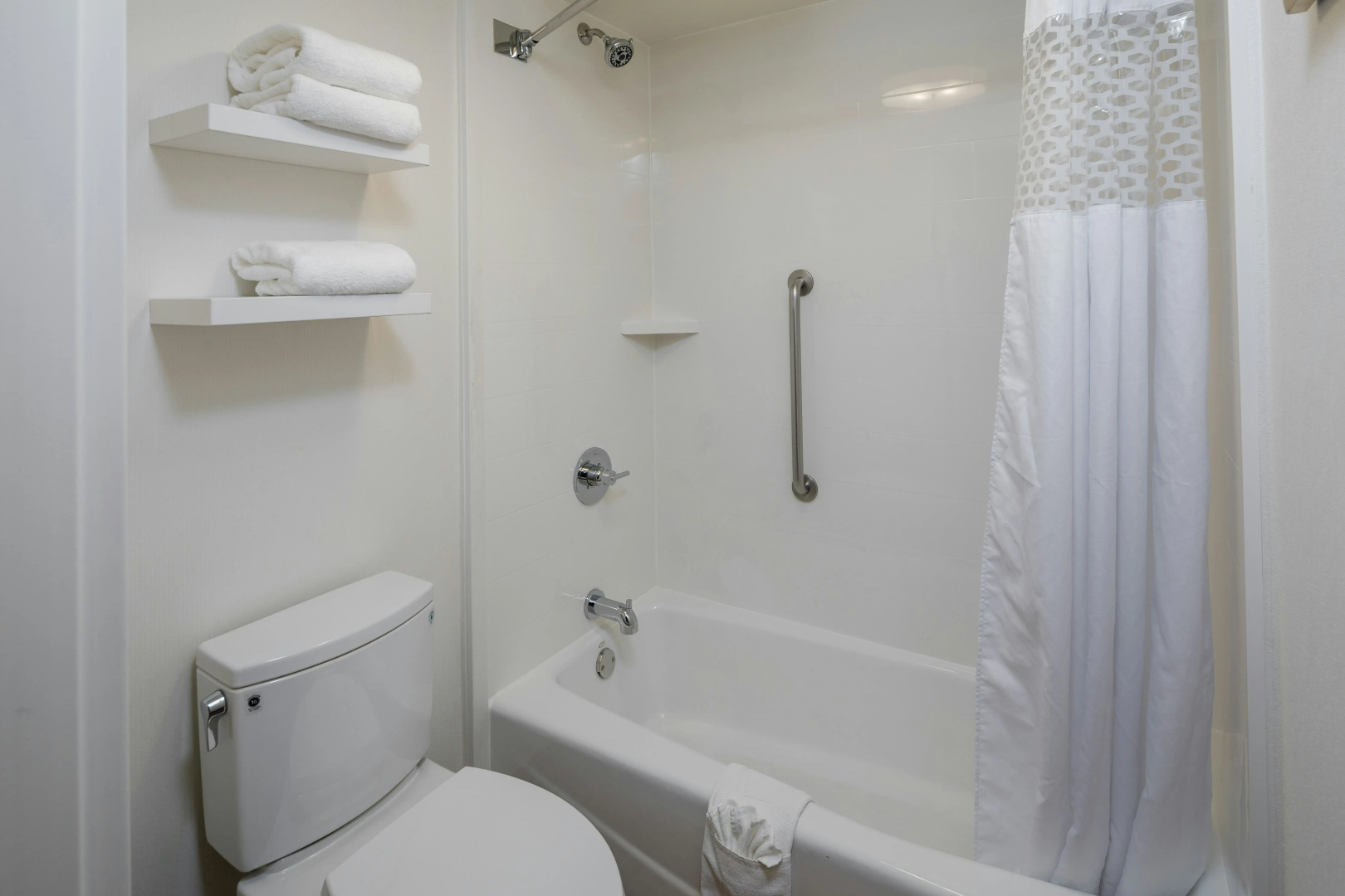 Photo - Hampton Inn San Francisco Airport