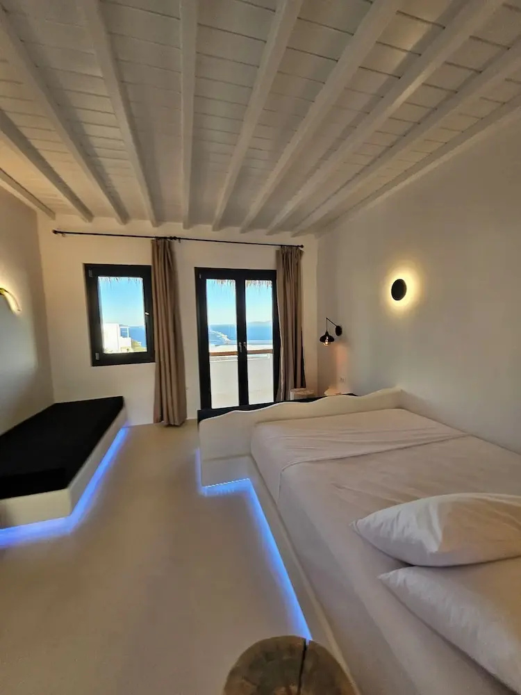 Foto - ELLI TROPiCAL LUXURY SUITES SUNSET-INFINITY POOL- SEA SIDE-NEAR CENTER PARKING