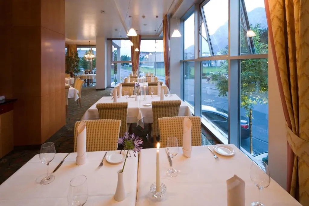 Photo - Penz Hotel West