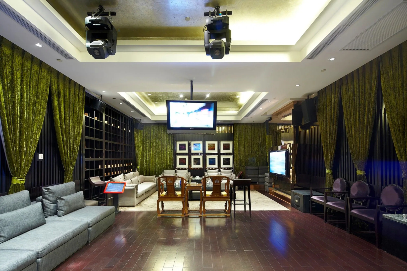 Photo - The Lakeview Hotel