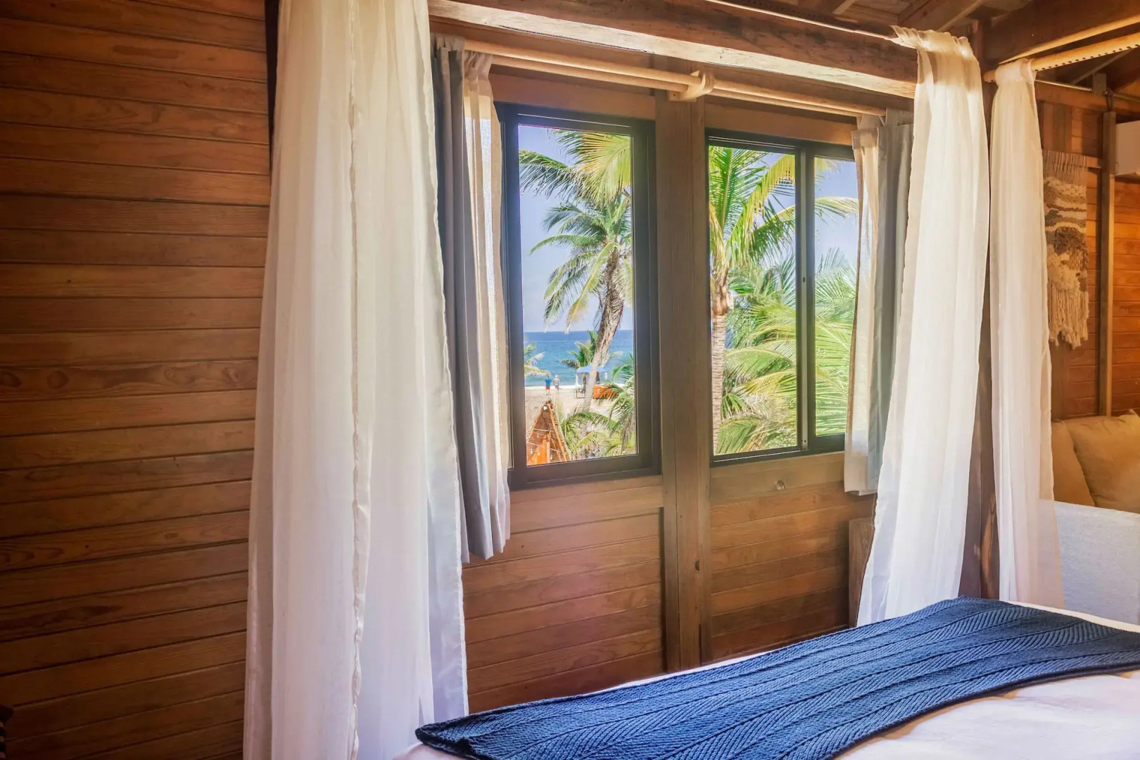 Foto - Nílu Isla Mujeres by Selina