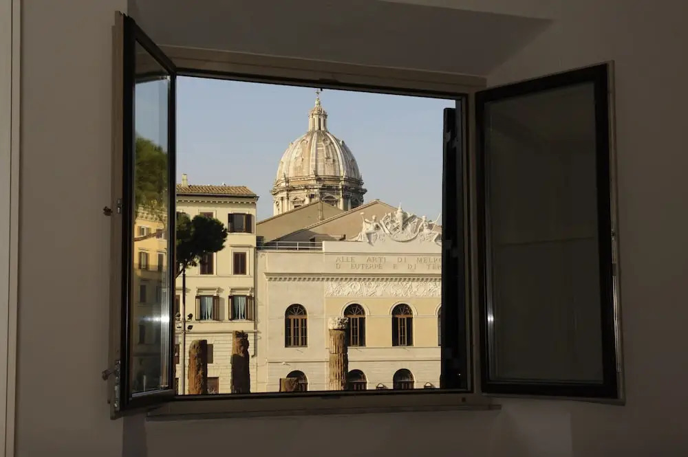 Photo - Temple View FCollection Superior Relais