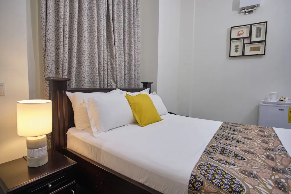 Photo - The Highbridge Guest Lodge