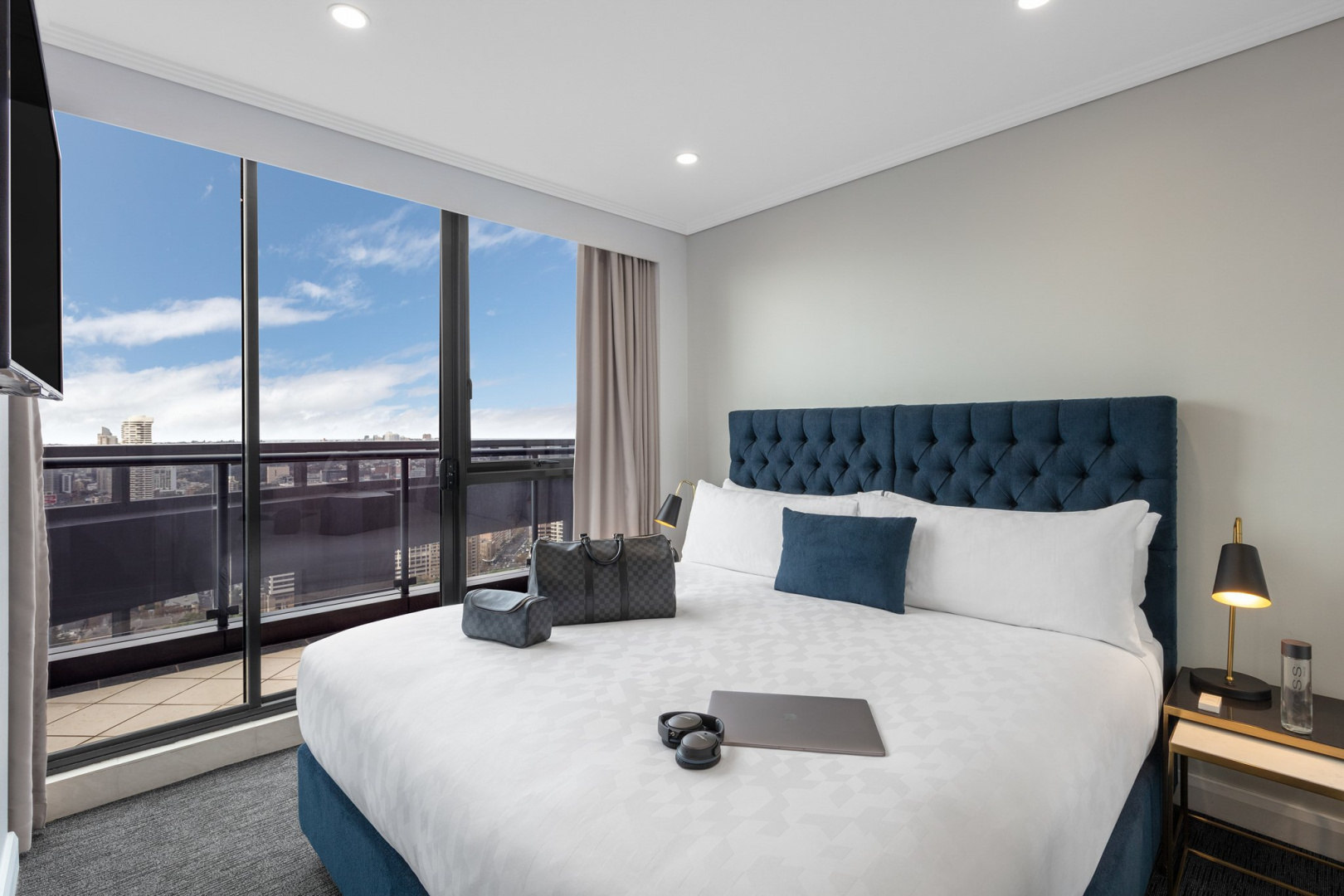 Photo - Meriton Suites Pitt Street, Sydney