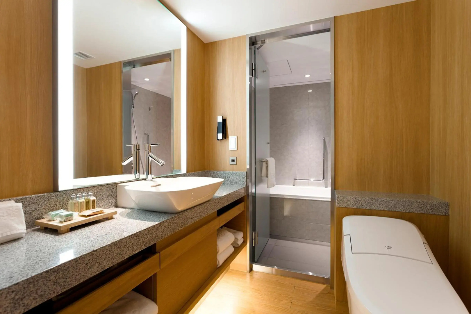 Photo - Keio Plaza Hotel Tokyo