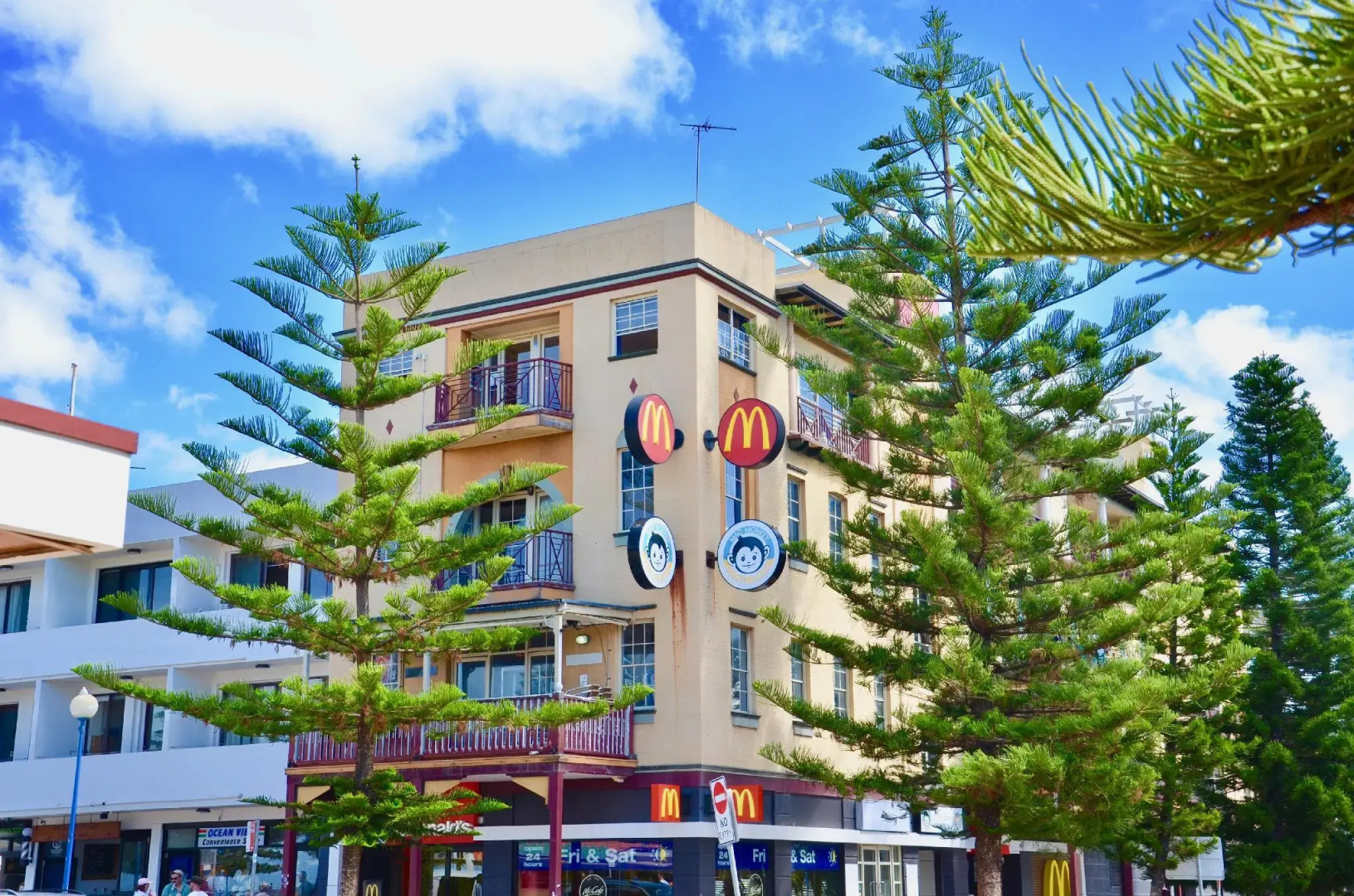 Photo - Mad Monkey Hostel Coogee Beach