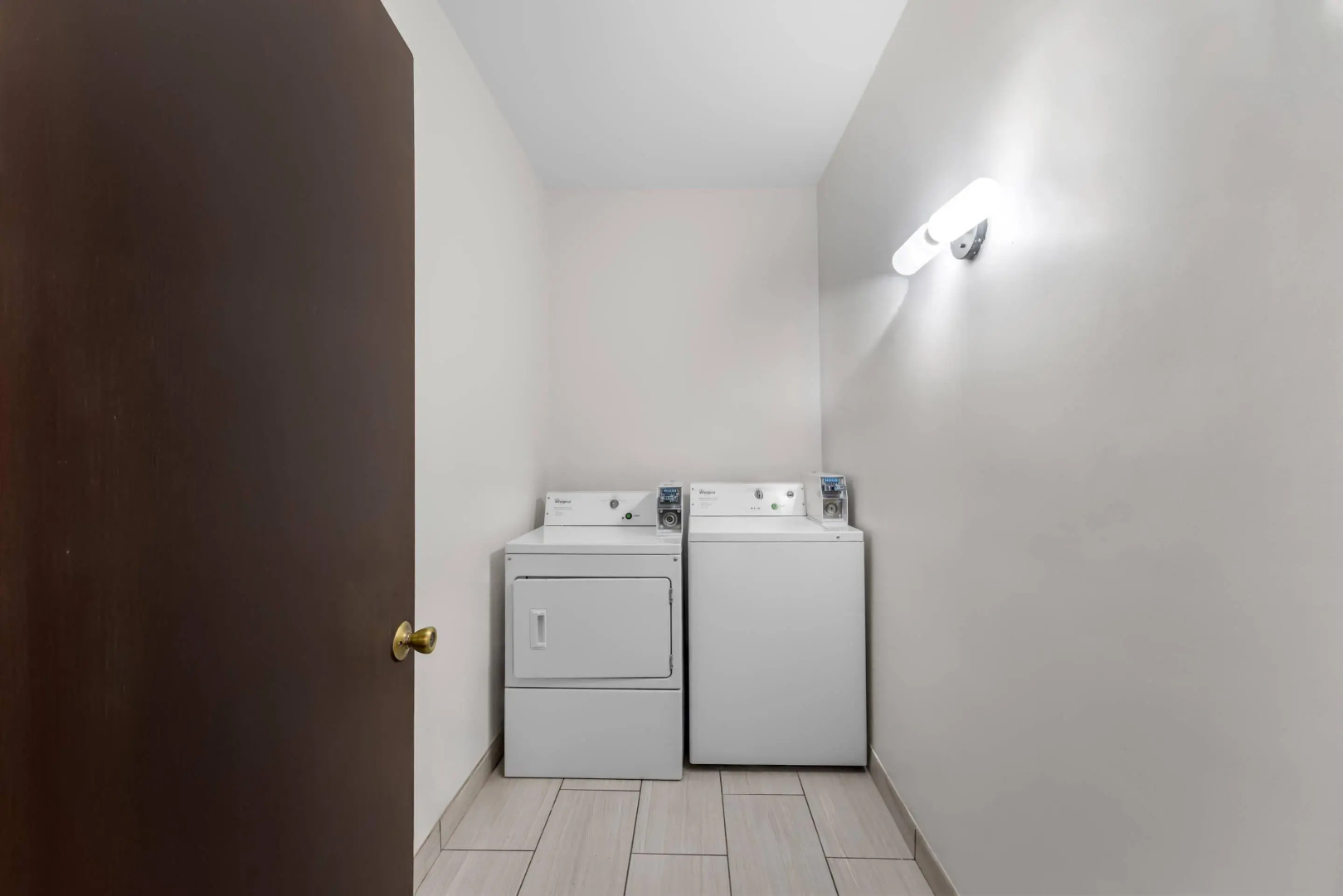 Photo - Comfort Suites London South