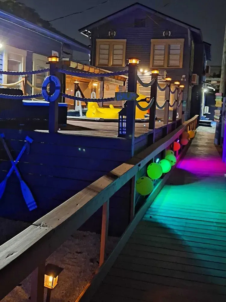 Photo - Blue Little Havana