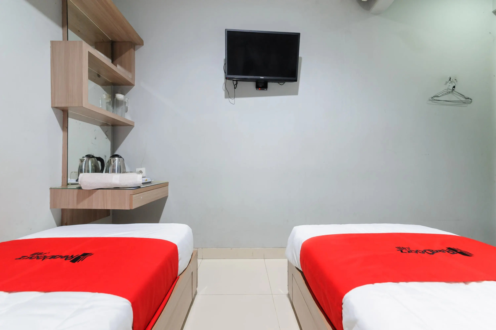 Photo - RedDoorz Plus near Grand Indonesia Jakarta