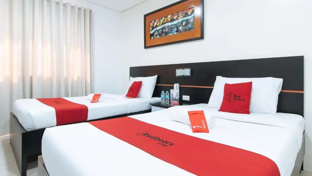 Photo - RedDoorz Plus at Evangelista Street Makati