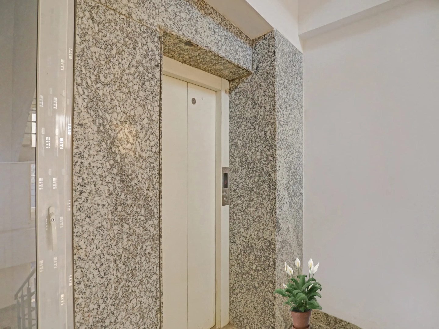Photo - Hotel the Rasa vasundhara