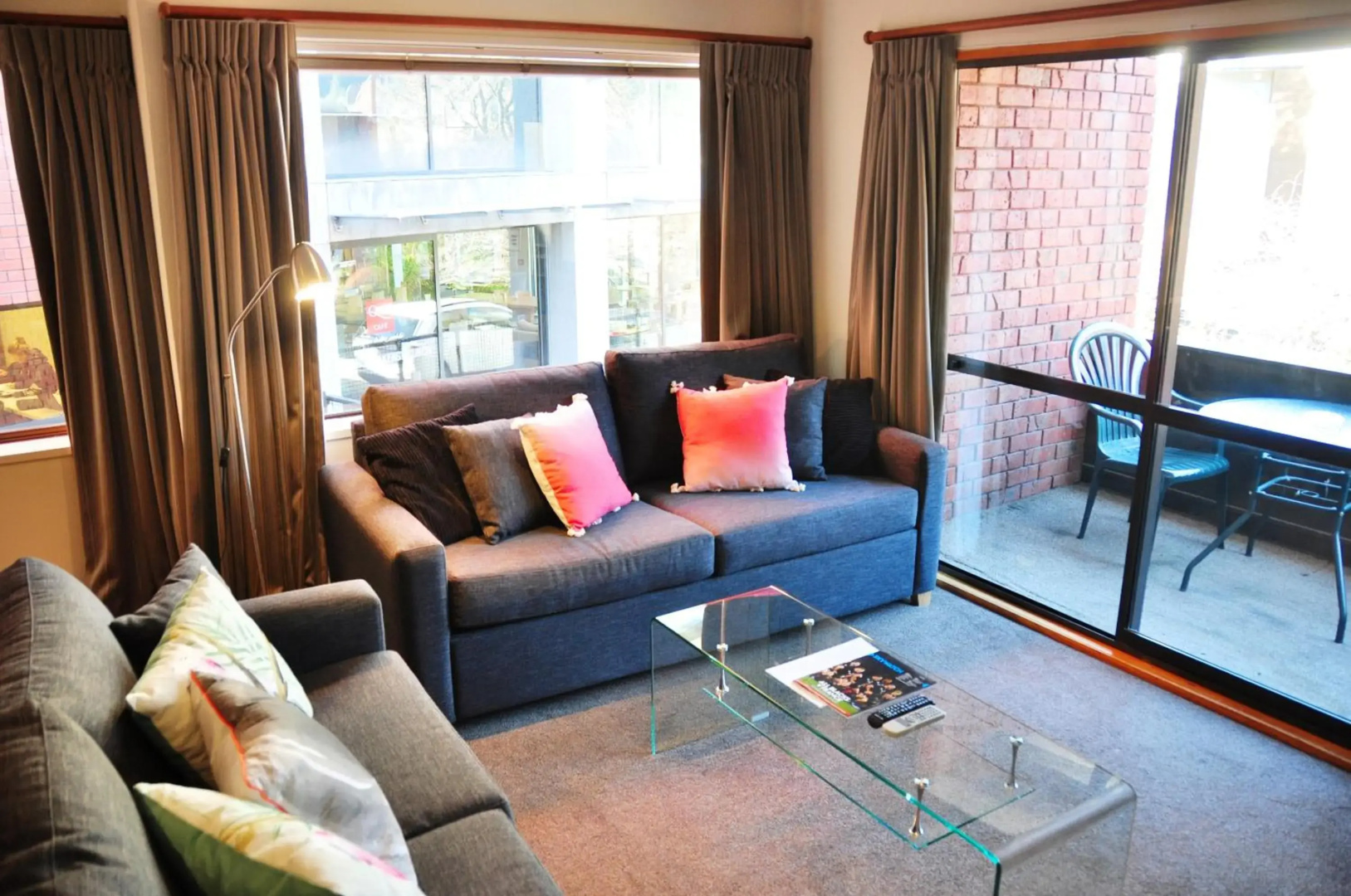 Foto - St James Apartments
