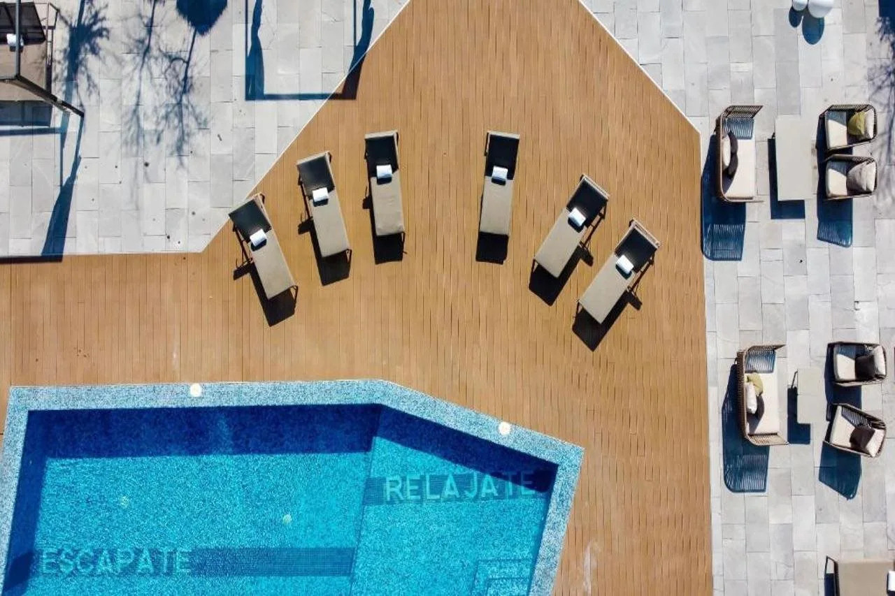 Foto - Camino Real Fashion Drive Monterrey