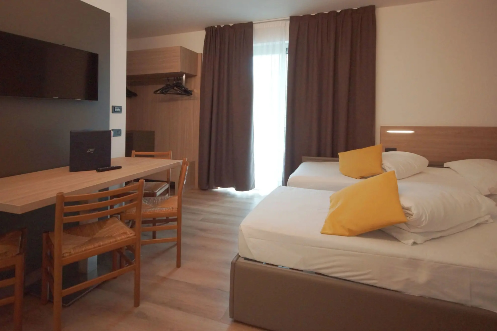 Foto - Ambassador Suite Hotel