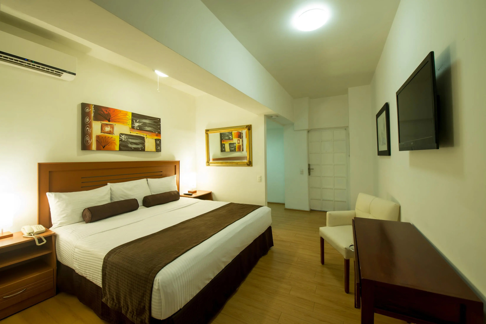Foto - European Life Style Executive Suites & Gallery