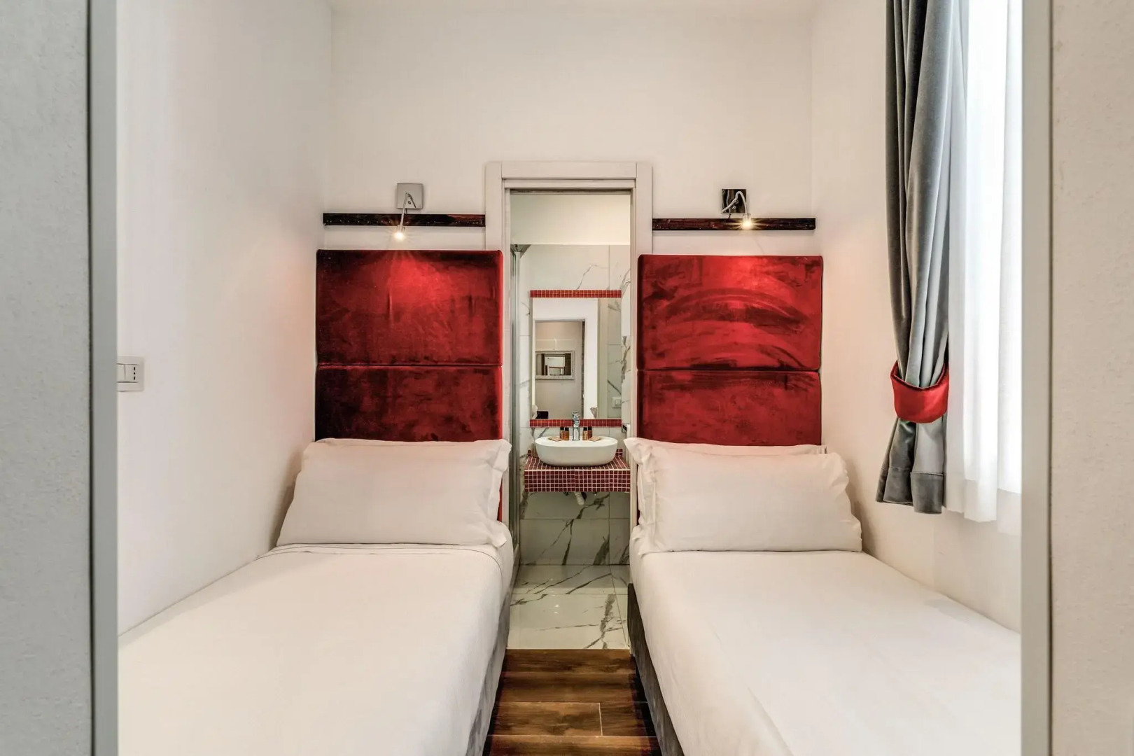 Photo - Tritone Top House