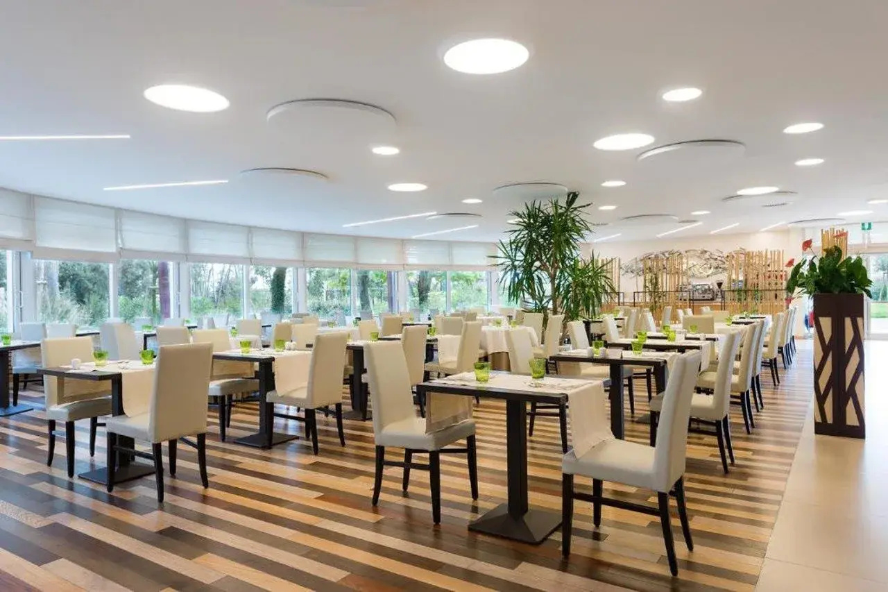 Photo - Laguna Park Hotel