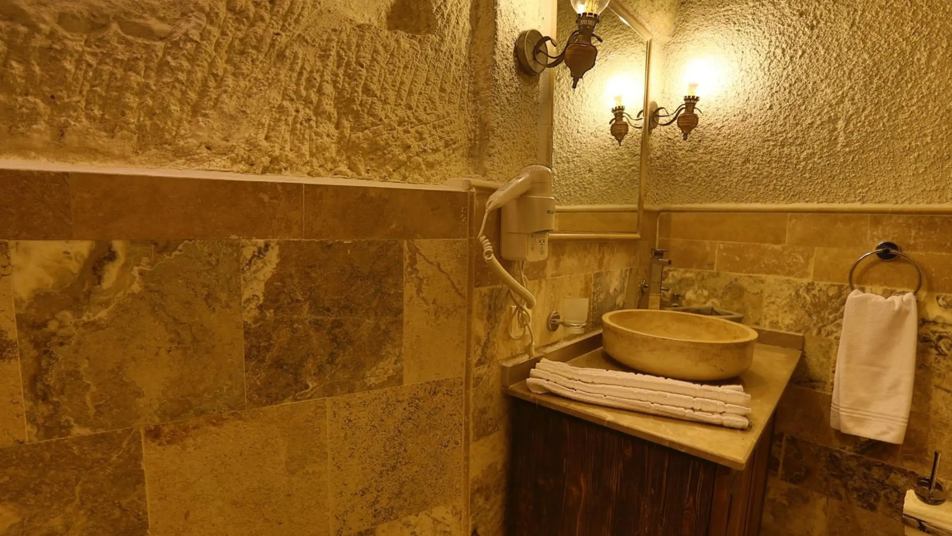 Photo - Hidden Cave Hotel