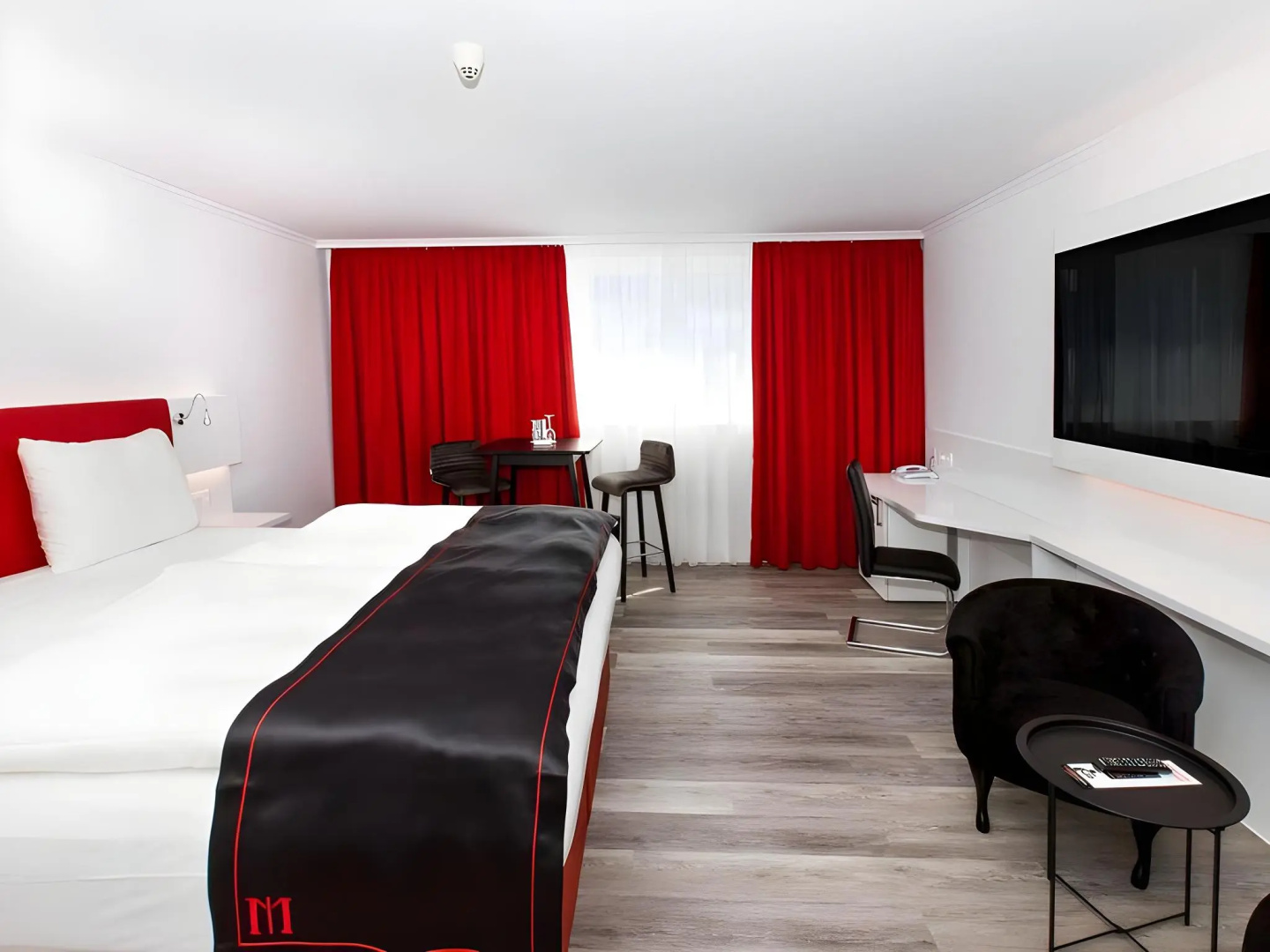 Photo - DORMERO Hotel Zürich Airport