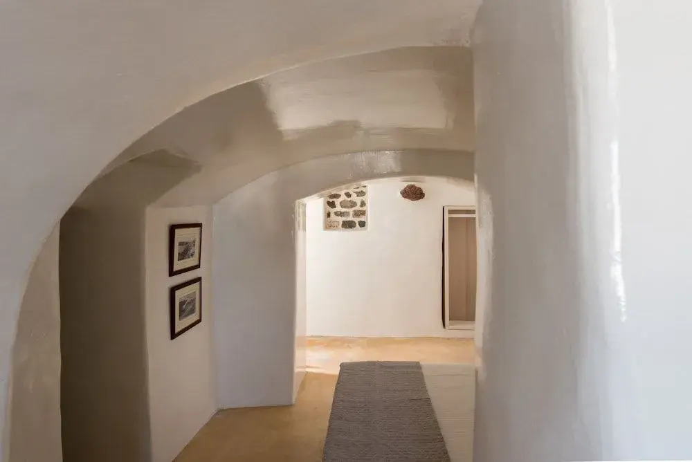 Foto - Phaos 1870, A restored Winery