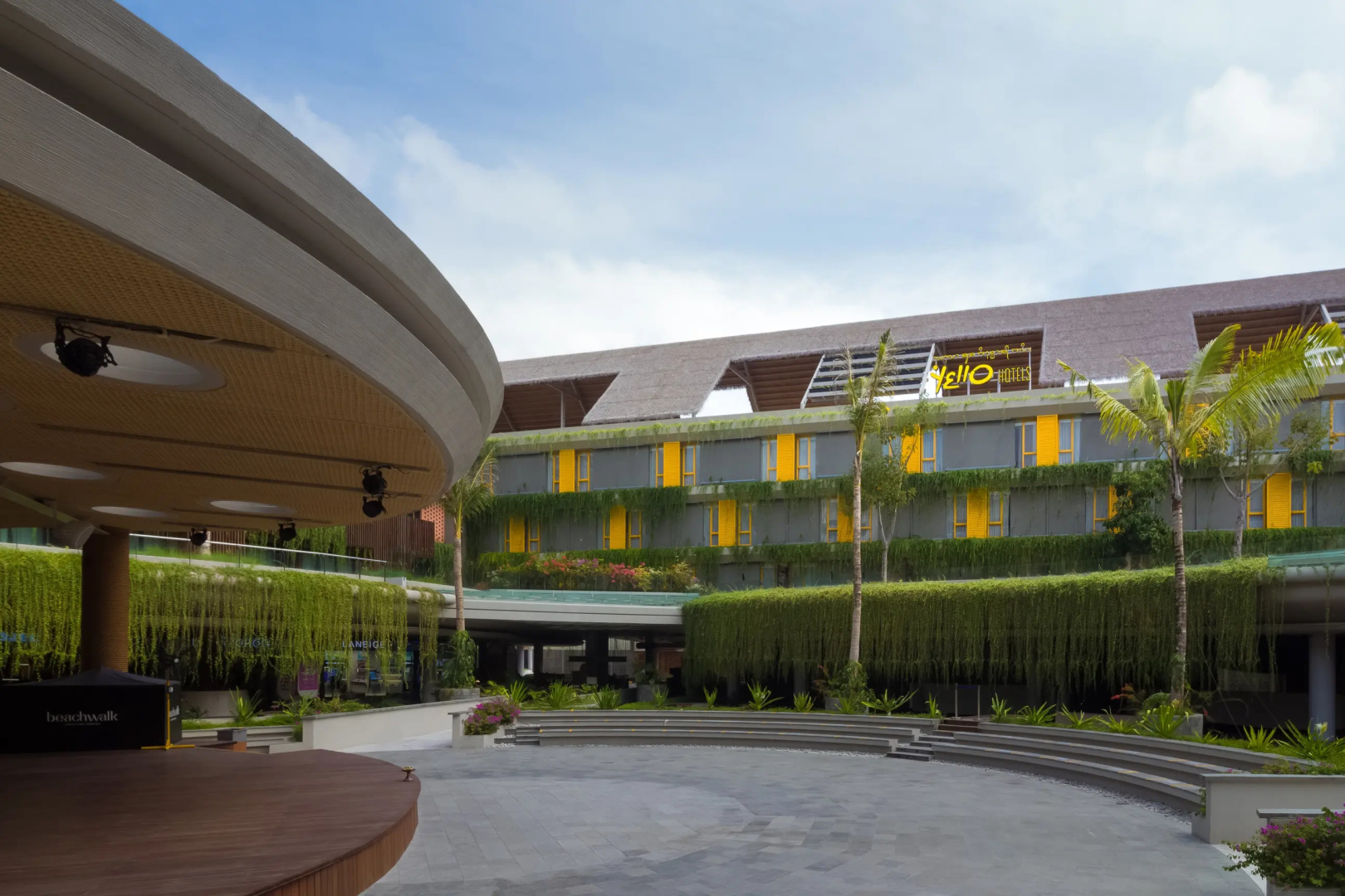 Foto - YELLO Hotel Kuta Beachwalk Bali